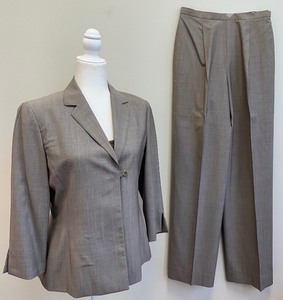 lot 107 image: Anne Klein Wool Suit with Pants and Adrienne Vittadini Camisole