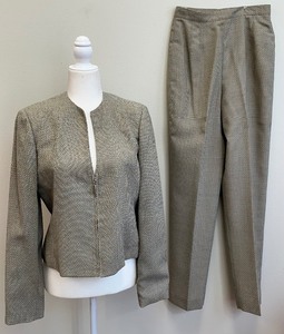 lot 110 image: Beautiful Anne Klein II Wool Zip Up Jacket and Slacks