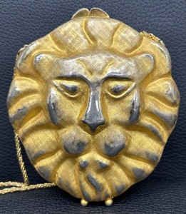 lot 7 image: Vintage Lion Face Metal Purse with Chain Strap