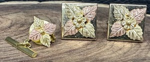 lot 76 image: Black Hills Gold Style Cufflinks and Tie Clip