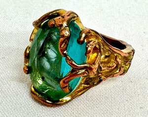 lot 56R image: Gorgeous Ring with Large Aquamarine Gemstone
