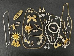 lot 72R image: Collection of Fashion Jewelry with Assorted Designs and Sparkles