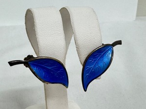 lot 78R image: Vintage David Andersen Sterling Silver Enamel Leaf Clip Earrings
