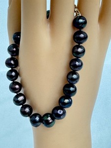 lot 80R image: Dyed Cultured Pearl Bracelet with 14k Clasp, 8