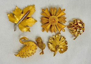 lot 98R image: Set of 6 Vintage Gold-Tone Brooches including Trifari and Les Bernard