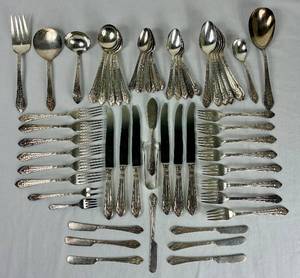 lot 39 image: 1847 Rogers Bros Marquise IS Silverware Set