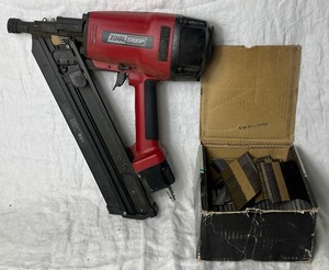 lot 124 image: Tool Shop Pneumatic 30 Degree Clipped Head 3.5 Framing Nailer Model 208-2196 Plus Box of Grip Fast Framing Nails