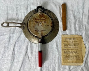 lot 67 image: Vintage Stovetop Scandinavian Krumkake Iron