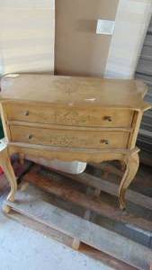 lot 7 image: Hall Table with 2 Drawers