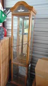 lot 33 image: Tall Lighted Curio with Glass Shelfs