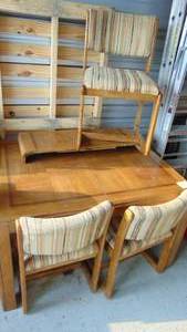 lot 59 image: Table with 1 Leaf and 3 Chairs