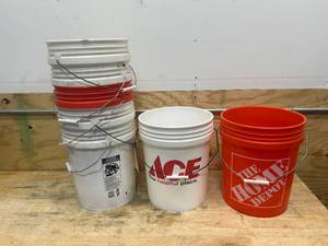 lot 61 image: Lot of 7- 5 Gallon Buckets