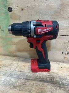 lot 28 image: MILWAUKEE M18 (2801-20) 12 DrillDriver (Tool Only)