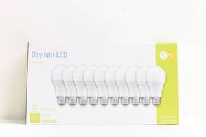 lot 73 image: GE LIGHTING 93098308 LED Light Bulbs, Frosted Daylight, 10-Watt, 760 Lumens, 10-Pk