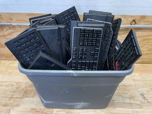 lot 135 image: Box of 20 - Lenovo Keyboards