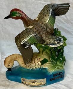 lot 25 image: Vintage Jim Beam Whiskey Decanter Ducks Unlimited 40th Anniversary