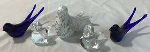lot 32 image: Vintage Glass Bird Collection - 5 Pieces