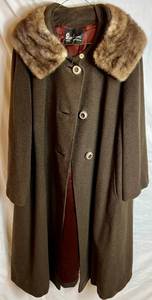 lot 17 image: Vintage Grand Prix 100% Cashmere Coat with Fur() Collar