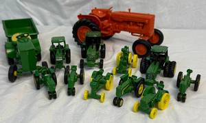 lot 114 image: Toy Tractor Bundle of 11 John Deere Die Cast Tractors and 1 Allis-Chalmers Plastic Tractor