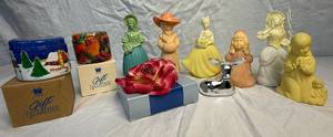lot 79 image: Avon Collection of Figurines and Candles