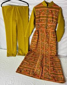 lot 19 image: Vintage 1960s Nardis of Dallas Opera Coat with Matching Pants (size 10)