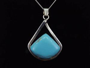 lot 4 image: .925 Sterling Silver Howlite Cabochon Pendant Necklace