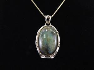 lot 11 image: .925 Sterling Silver Large Labradorite Cabochon Pendant Necklace