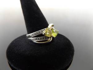 lot 69 image: .925 Sterling Silver Citrine and Peridot Crystal Heart Ring Size 8