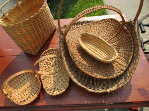 lot 8 image: Collection Handled Baskets
