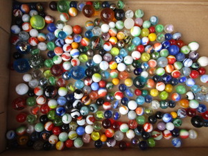 lot 29 image: Vintage Marbles