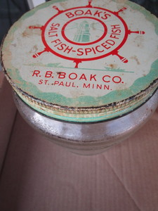 lot 31 image: Vintage Boaks Salt Fish Jar