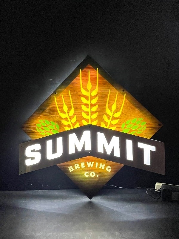 lot 85 image: Summit Beer LED sign