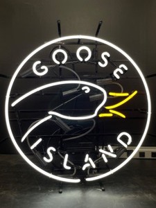 lot 17 image: Goose Island neon, NIB, New in box