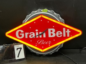 lot 7 image: Grain Belt clock with crackle neon tube