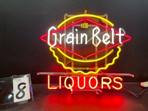lot 8 image: Vintage Grain Belt bottle cap, Liquors, neon sign