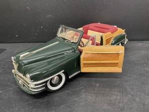 lot 145 image: 1948 Chrysler Town & Country 118 Motor City Classics scale model car