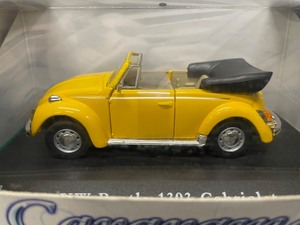 lot 151 image: VW Beetle 1303 Cabriolet, Hongwell Cararama 143 scale model, NIB