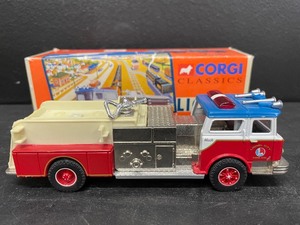 lot 153 image: Limited Edition, Corgi Classics Lionel City diecast model fire truck, Mack CF Pumper, IOB