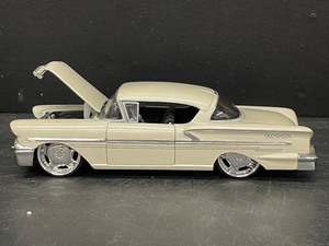 lot 155 image: Jada Old Skool 1958 Impala 124 scale model car