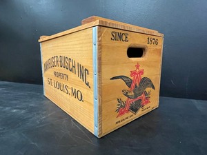 lot 190 image: Wooden Anheuser Busch crate