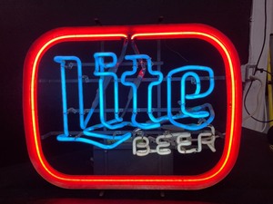 lot 192 image: Lite Beer neon sign