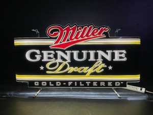 lot 196 image: Large Miller Genuine Draft Cold-Filtered lit marquee sign