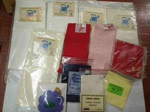 lot 20 image: Terry Cloth Crosstitch Towels & Small Pieces of Aida Cloth