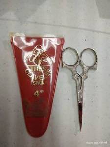 lot 90 image: Vintage Tres Claveles, Spain Embroidery Scissors