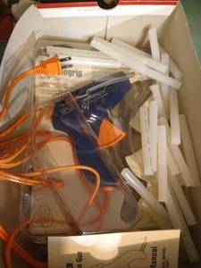 lot 143 image: Glue Gun Lot