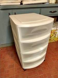 lot 153 image: Sturdy Rolling Plastic Drawers