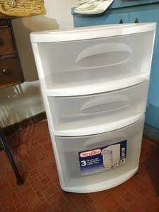 lot 163 image: Sturdy Sterilite 3-Drawer Cabinet