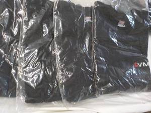 lot 17 image: 4 ct Hanes T-shirts size S and M...
