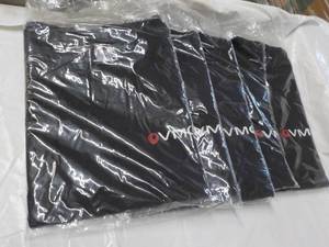 lot 19 image: 5 ct Hanes T-shirts size M...