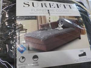 lot 24 image: Surefit Furniture Cover for a Chais...